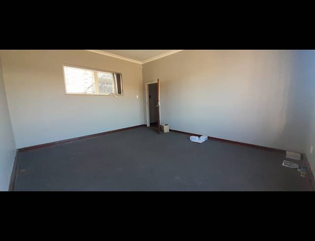 25M² OFFICE RENTED IN GQEBERHA CENTRAL